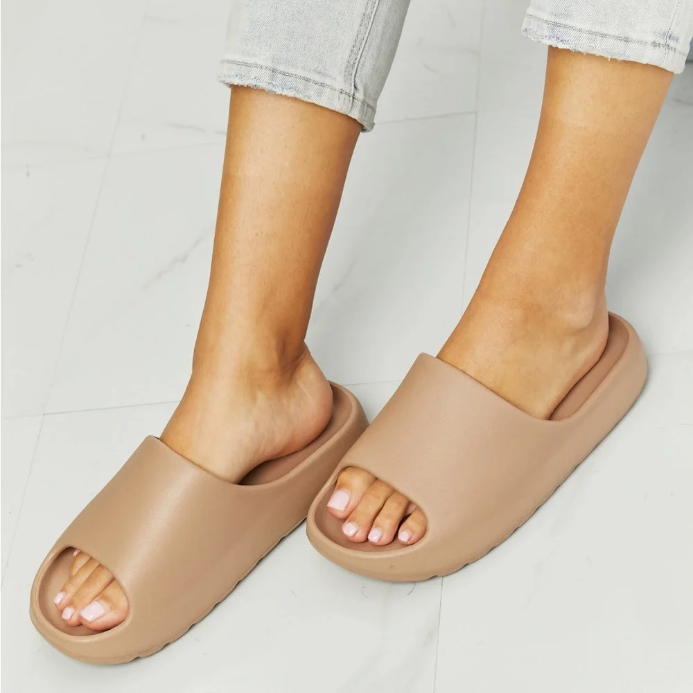 Comfy Summer Chic Slides - Picture 2 of 6